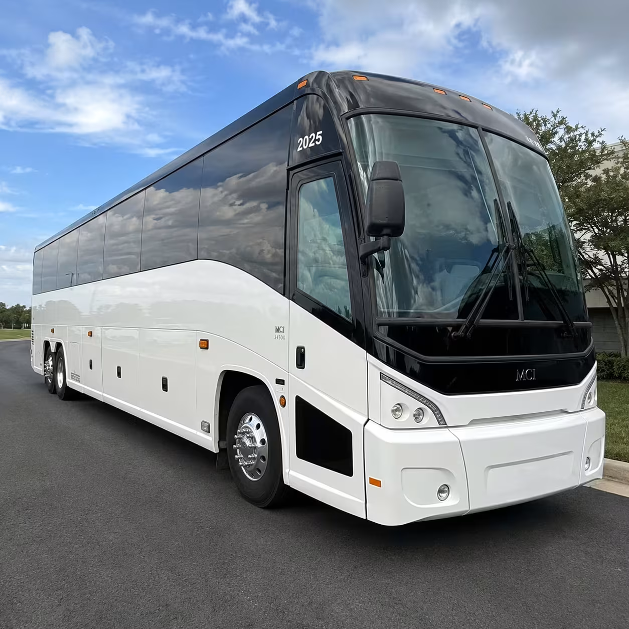 ameris bank amphitheatre bus rentals for atlanta concerts