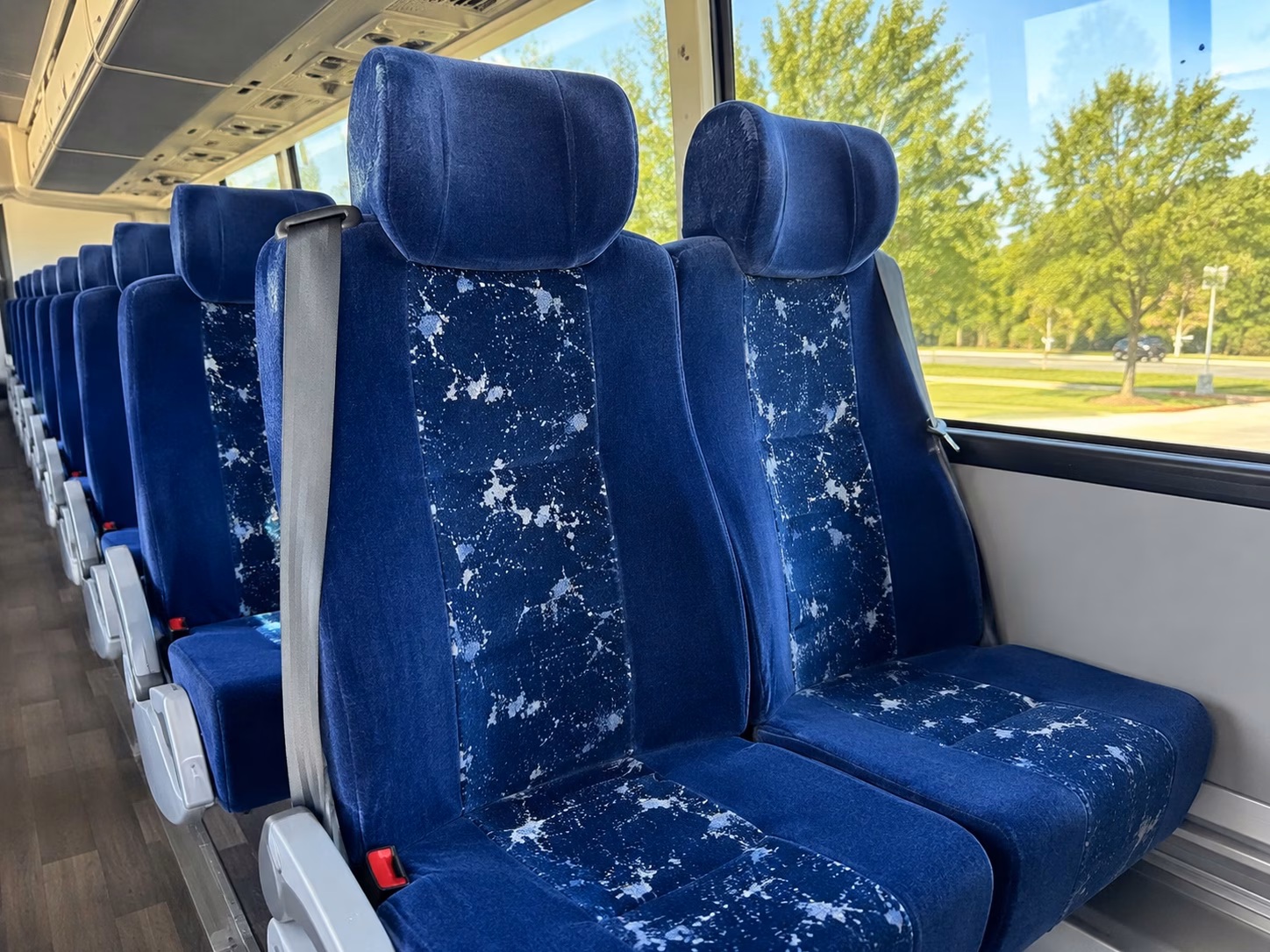atlanta charter buses to georgia aquarium and world of coca cola